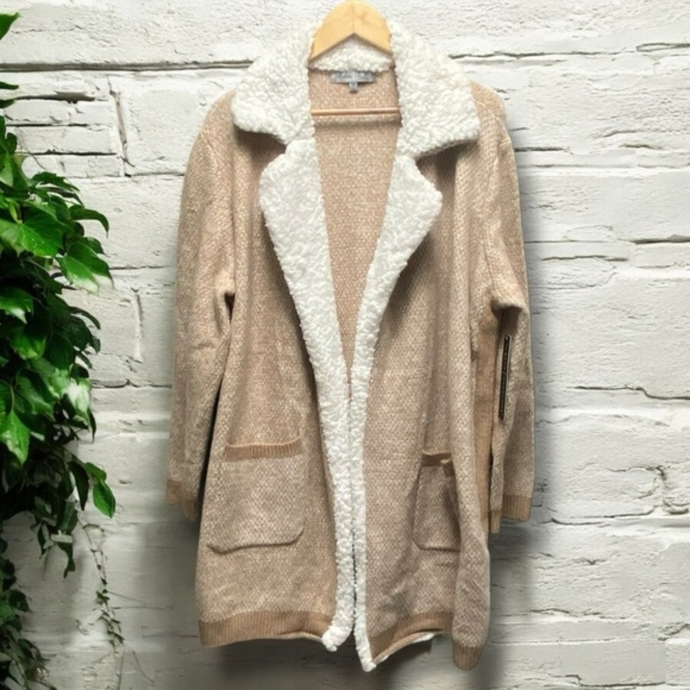 Absolutely Famous Camel & Cream‎ Knit Open Front Sherpa Trimmed Cardigan